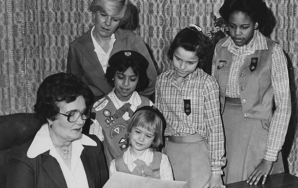 Lila Cockrell with Girl Scouts Lila Cockrell with Girl Scouts